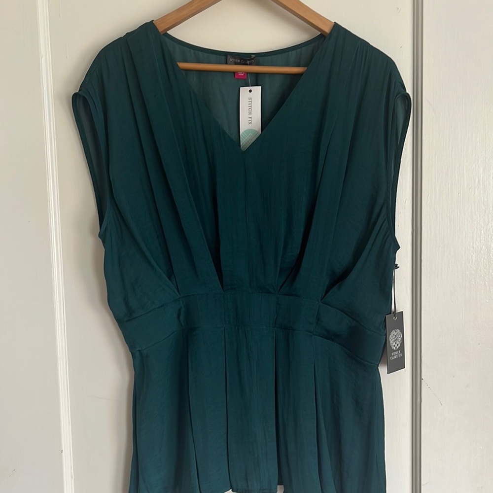 Brand New Vince Camuto Green Short Sleeve Blouse - Size L